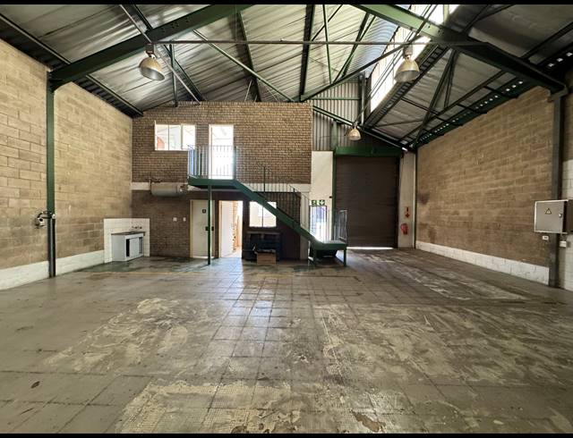 166M² WAREHOUSE TO LET IN ROBERTVILLE